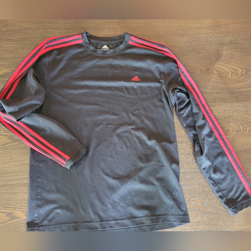 Adidas long-sleeved sweat-wicking in grey and red, Size youth L